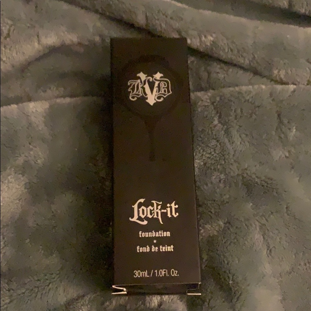Brand New Kat Von D Lock It Foundation